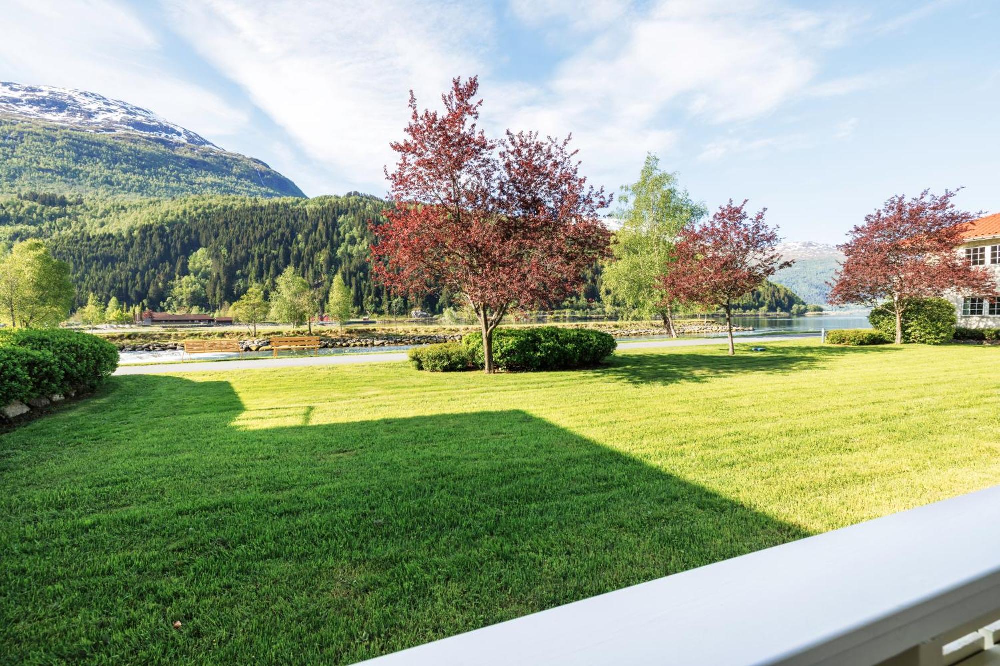 Hotel Loenfjord Loen Dış mekan fotoğraf